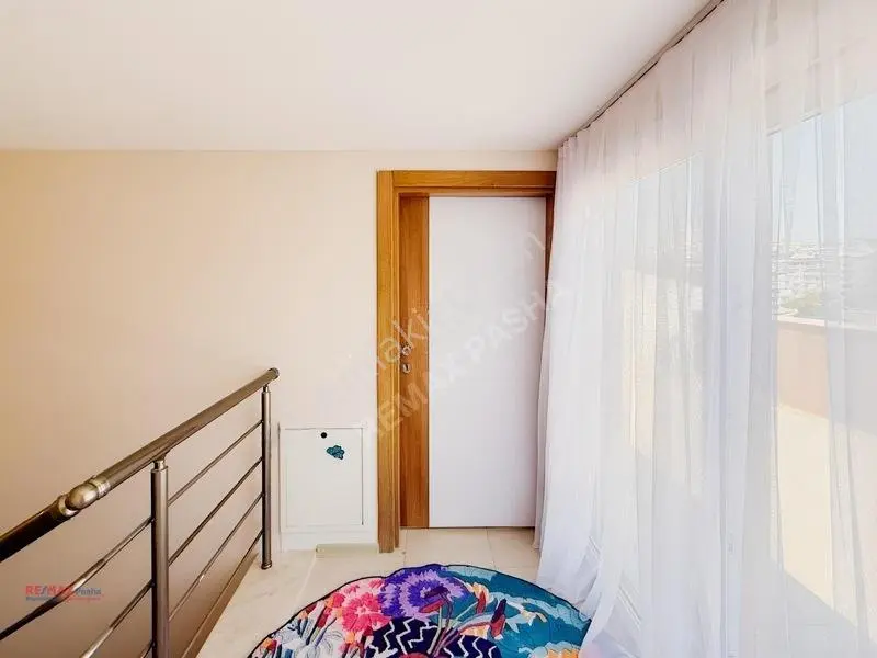 Kuşadası Kirazlı Yolu Ana Cadde Üzerinde, Satılık 3+1 Geniş Çatı — fotoğraf 25