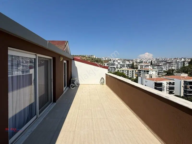 Kuşadası Kirazlı Yolu Ana Cadde Üzerinde, Satılık 3+1 Geniş Çatı — fotoğraf 26