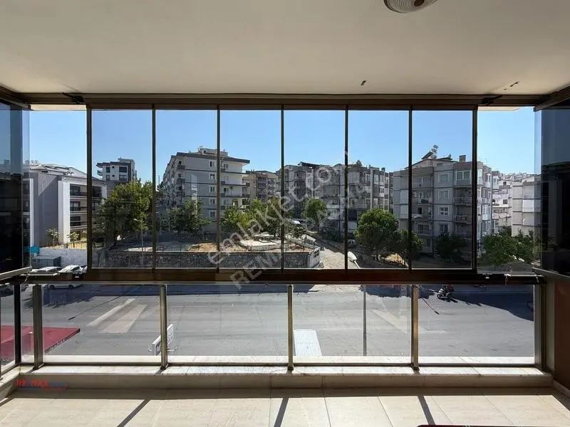 Kuşadası Kirazlı Yolu Ana Cadde Üzerinde, Satılık 3+1 Geniş Çatı — fotoğraf 33