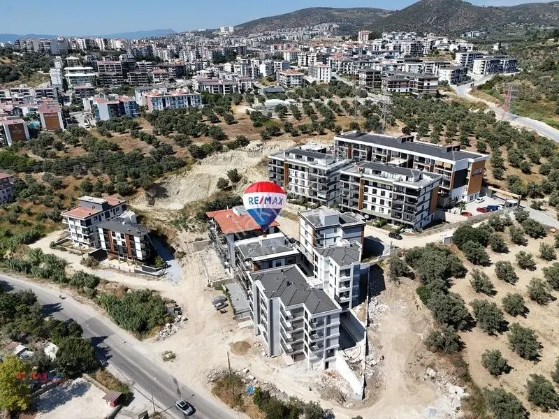 Kuşadası Kirazlı Yolu Cad. Masrafsız,balkonlu,80 M2 2+1 Daire — fotoğraf 5
