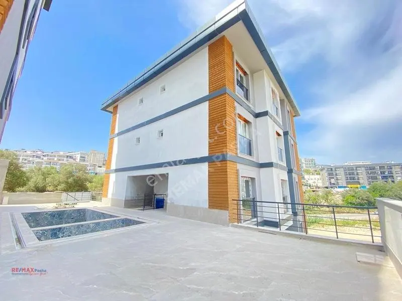 Kuşadası Kirazlı Yolu Cad. Masrafsız,balkonlu,80 M2 2+1 Daire — fotoğraf 14