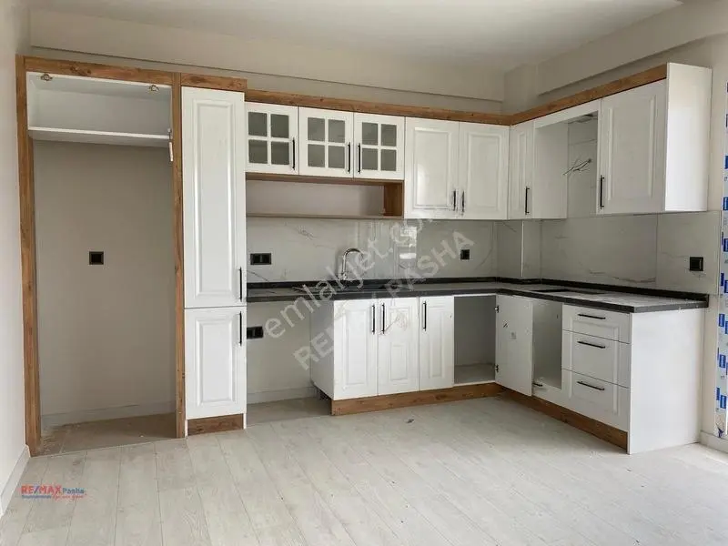 Kuşadası Kirazlı Yolu Cad. Masrafsız,balkonlu,80 M2 2+1 Daire — fotoğraf 19