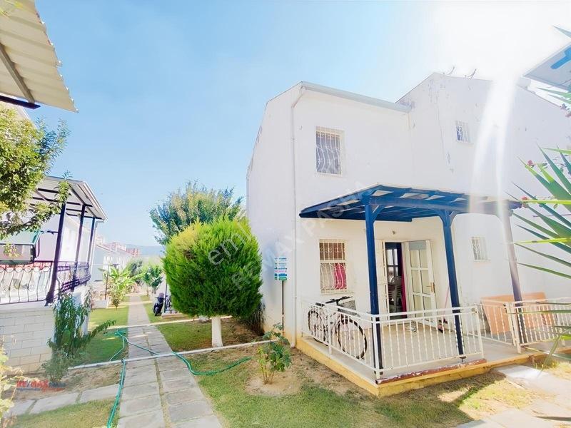 Kuşadası'Nda Havuzlu, Doğalgazlı Sitede,Yaz-Kış Yaşamlık Fırsat