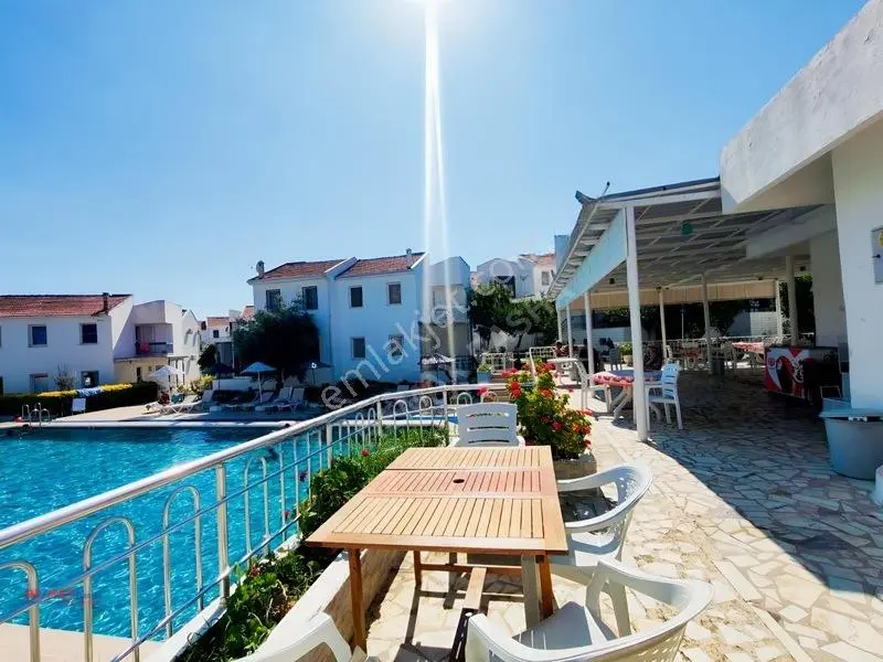 Kuşadası'nda Havuzlu, Doğalgazlı Sitede,yaz-kış Yaşamlık Fırsat — fotoğraf 6