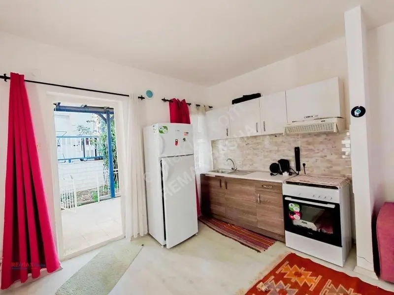 Kuşadası'nda Havuzlu, Doğalgazlı Sitede,yaz-kış Yaşamlık Fırsat — fotoğraf 14
