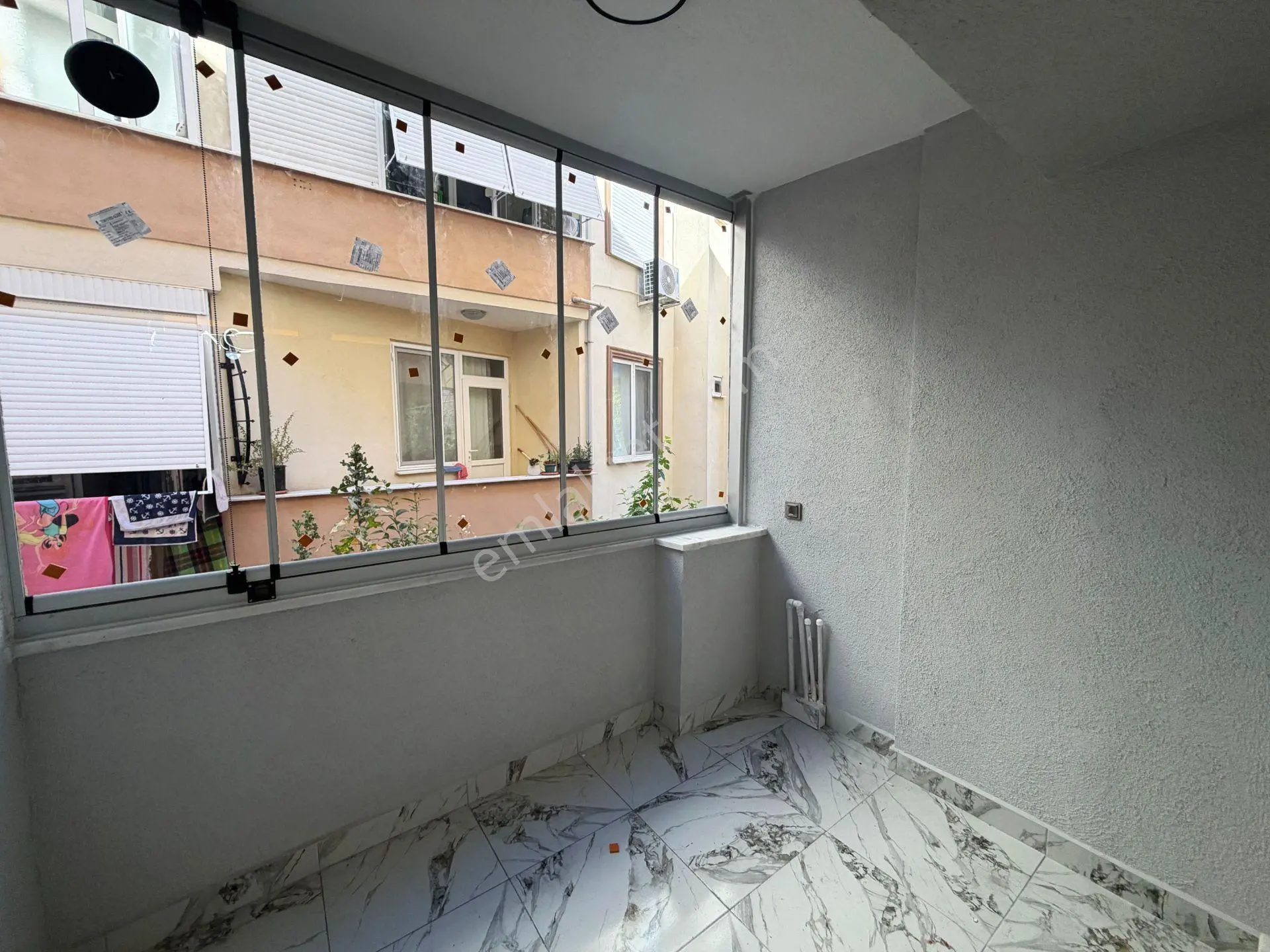 Aktif'ten Altınoluk'ta Satılık Giyinme Odalı Harika Tasarımlı Denize 500mt 2+1 Daire — fotoğraf 3