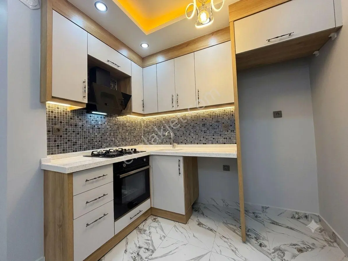 Aktif'ten Altınoluk'ta Satılık Giyinme Odalı Harika Tasarımlı Denize 500mt 2+1 Daire — fotoğraf 5