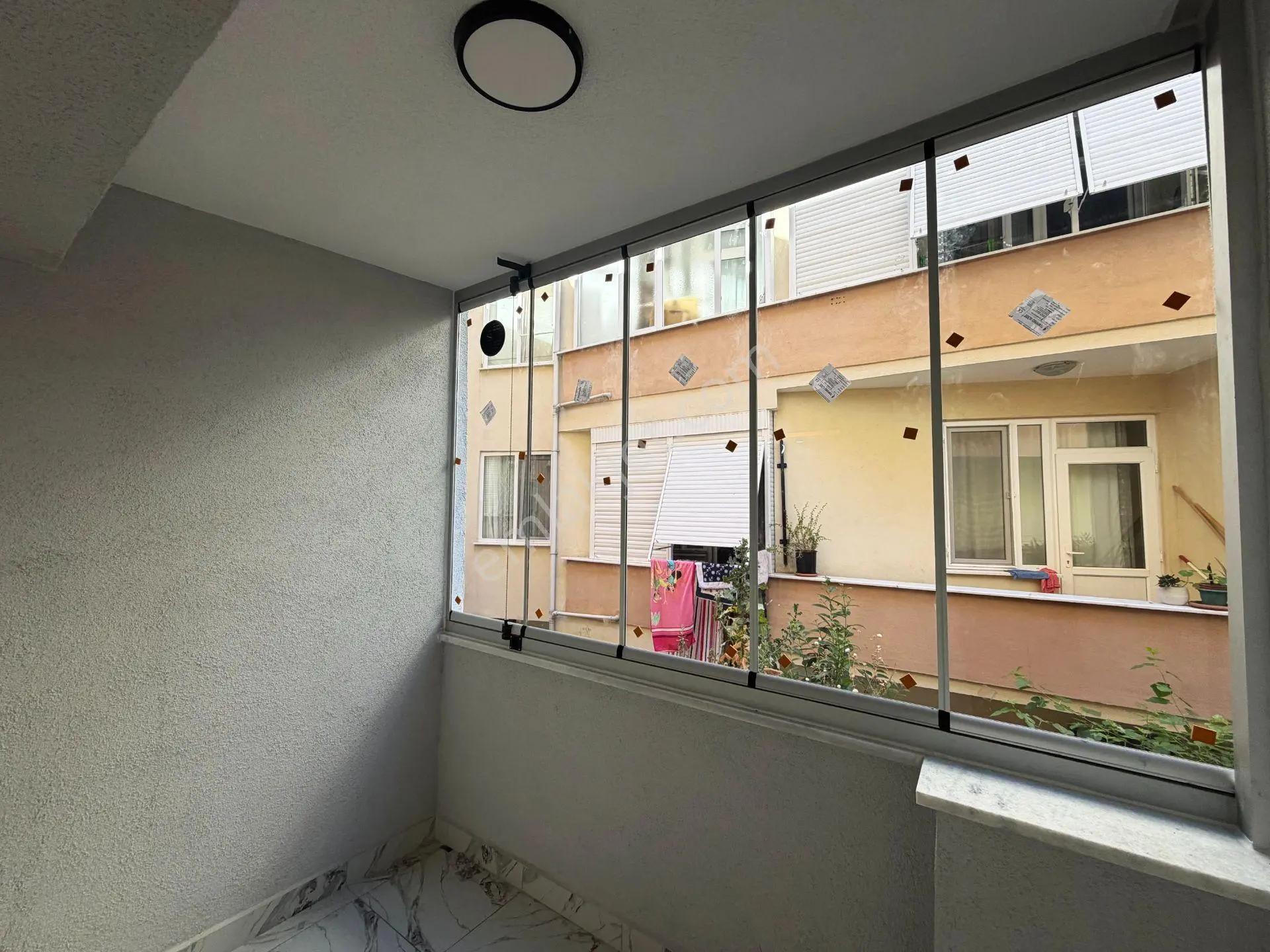 Aktif'ten Altınoluk'ta Satılık Giyinme Odalı Harika Tasarımlı Denize 500mt 2+1 Daire — fotoğraf 6