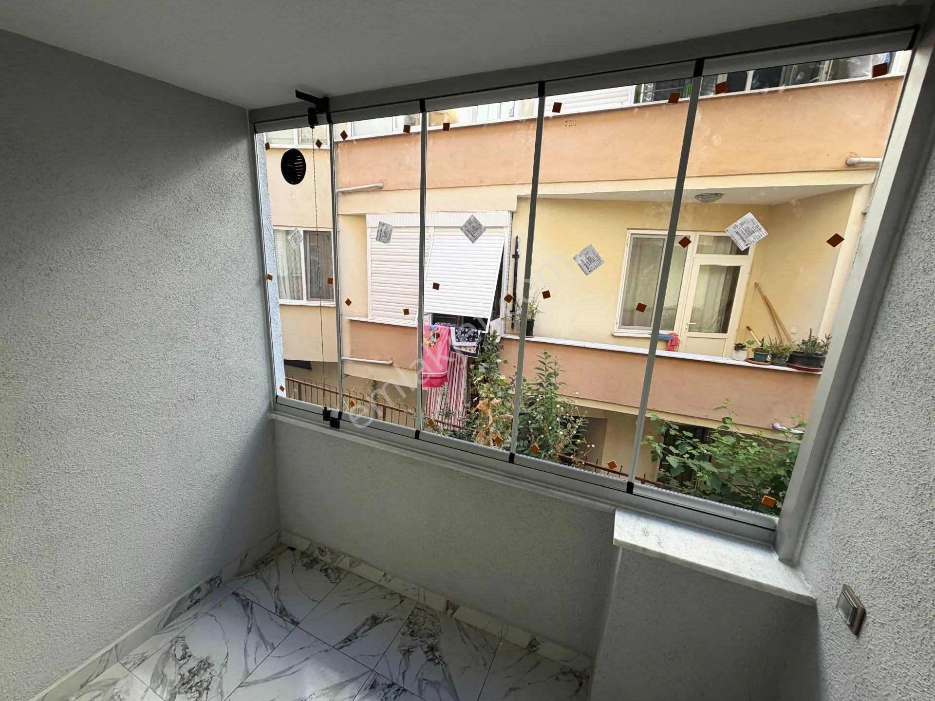 Aktif'ten Altınoluk'ta Satılık Giyinme Odalı Harika Tasarımlı Denize 500mt 2+1 Daire — fotoğraf 10