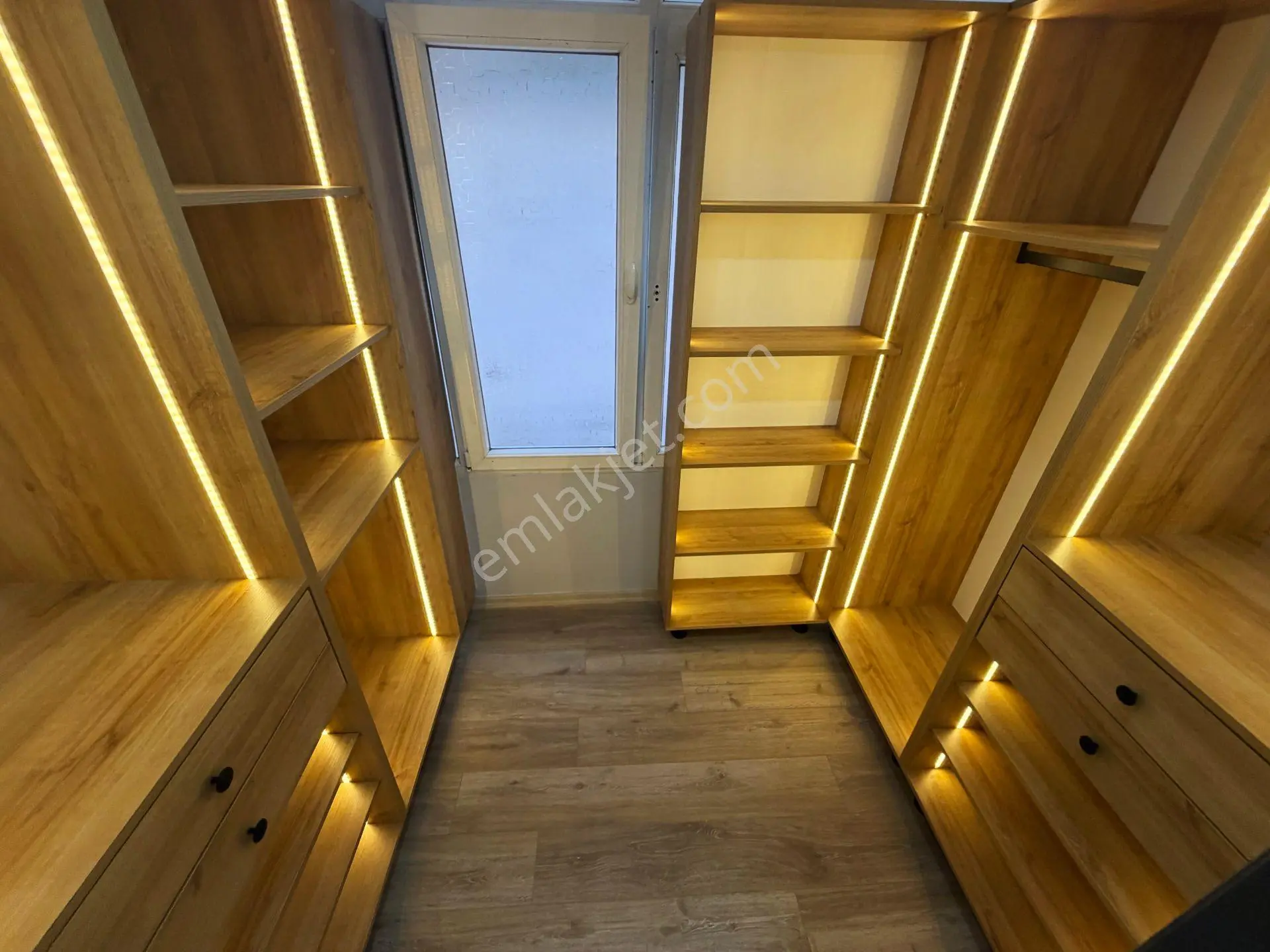 Aktif'ten Altınoluk'ta Satılık Giyinme Odalı Harika Tasarımlı Denize 500mt 2+1 Daire — fotoğraf 28