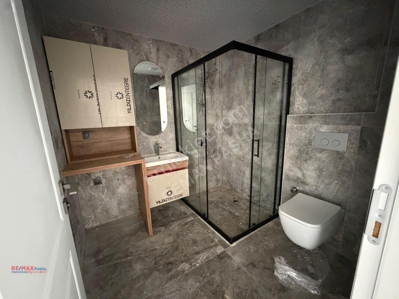Değirmendere Mevkiinde Havuz Manzaralı Ferah 2+1 Satışta... — fotoğraf 13