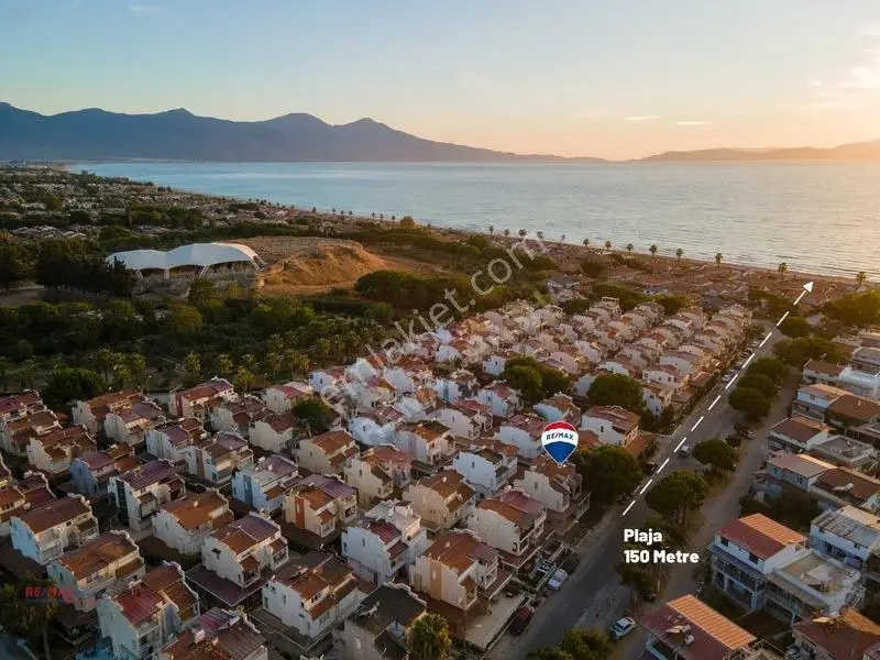 Kuşadası Egelanya Sit Denize 200 Mt Ön Cephe 4+1 Trıpleks Yazlık
