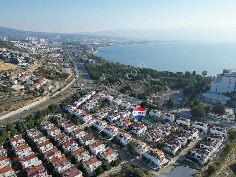 Kadınlar Denızı Mah. Bahçelıevler Sıtesı 4+1 Vılla Denıze 300m — fotoğraf 4