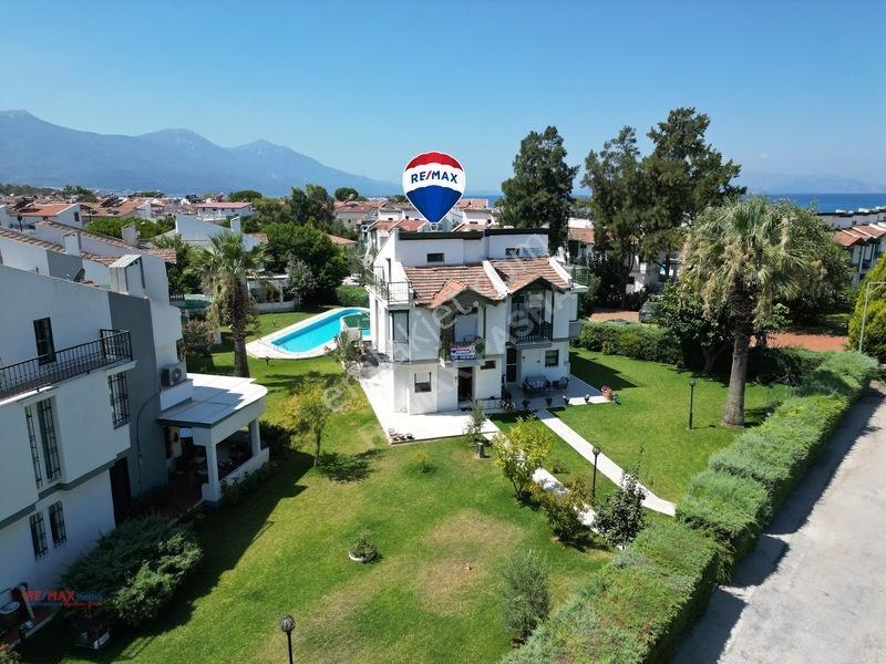 Yedi Evler Sitesi Davutlar Sahilde Denize Sıfır 4+1 Yazlık