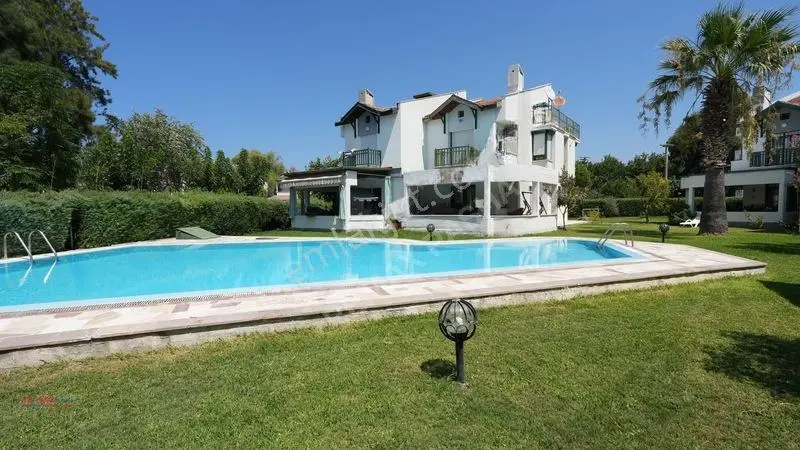 Yedi Evler Sitesi Davutlar Sahilde Denize Sıfır 4+1 Yazlık — fotoğraf 7
