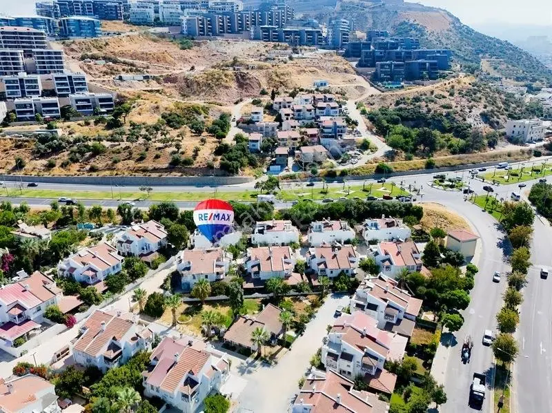 Kuşadası Kadınlar Denizi Bahçelievler Sitesi Eşyalı 4+1 Villa — fotoğraf 9