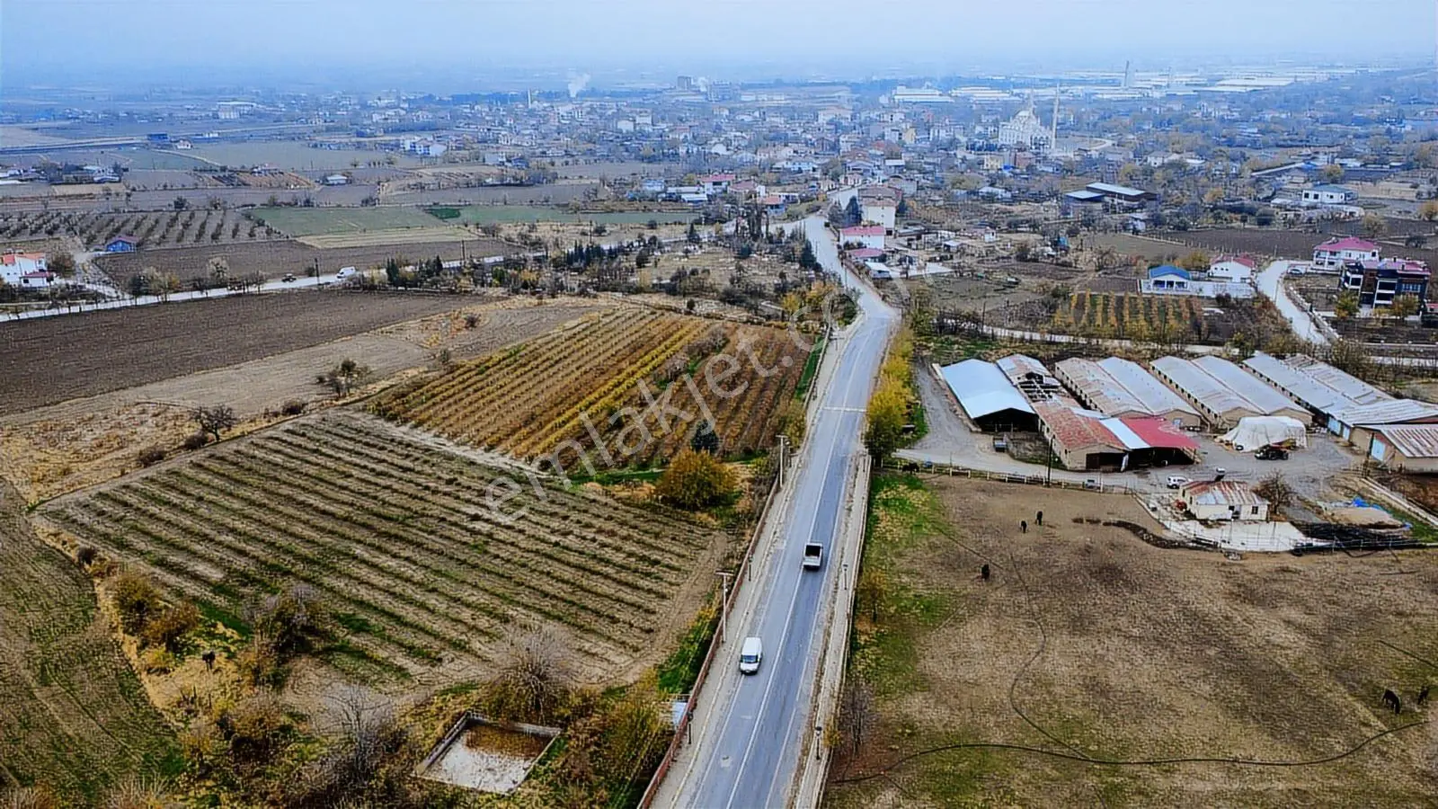 Harbert Yurtbaşı Cumhuriyet Mah. 13.785 M2 Satılık Tarla — fotoğraf 3