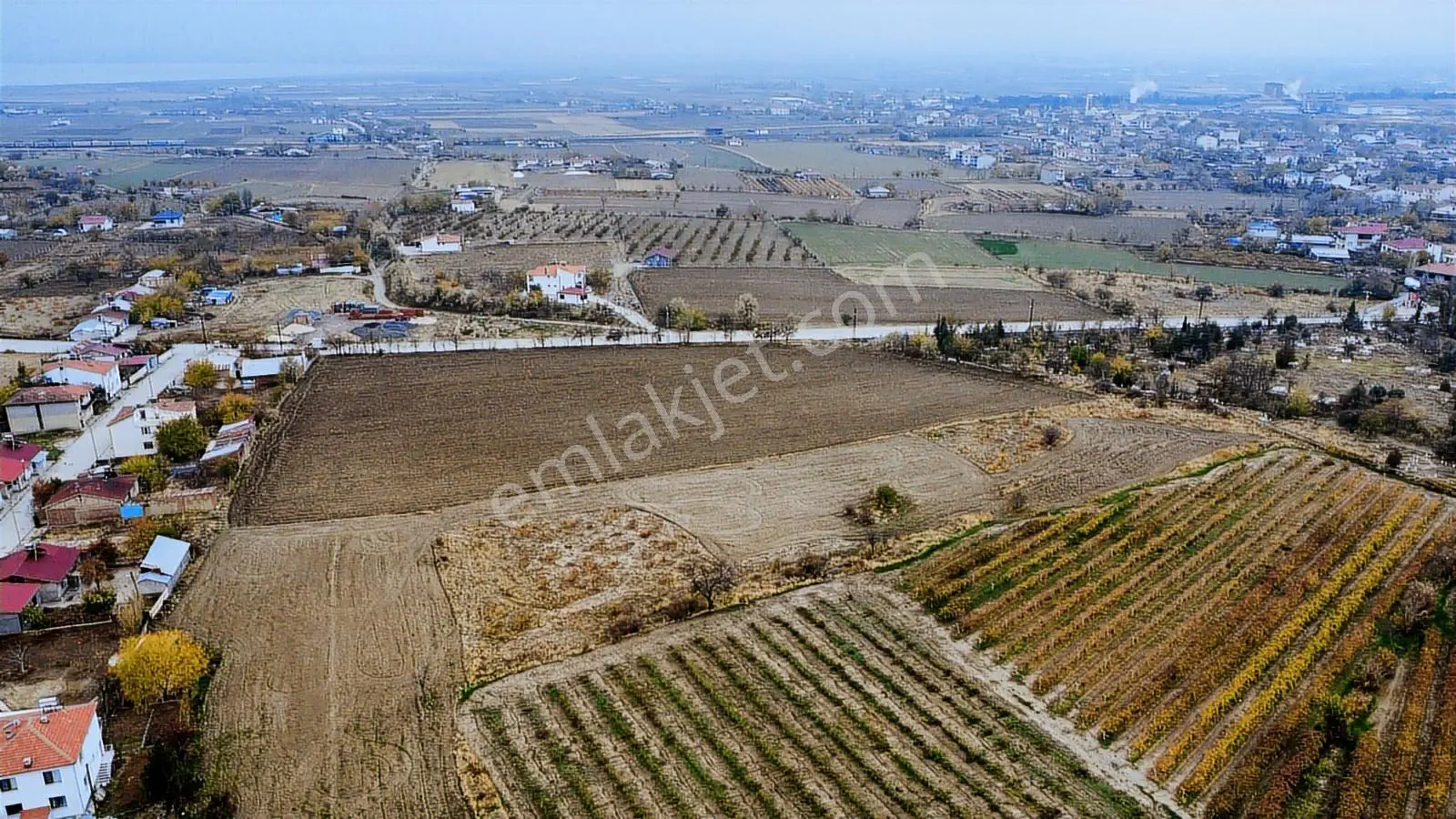 Harbert Yurtbaşı Cumhuriyet Mah. 13.785 M2 Satılık Tarla — fotoğraf 4