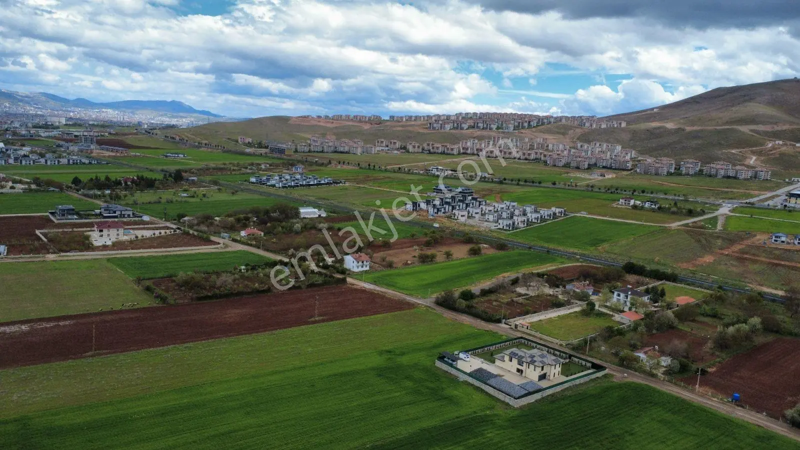 Harbert Ataşehir Mahallesinde Satılık 3 Villa'lık Köşe Parsel — fotoğraf 16