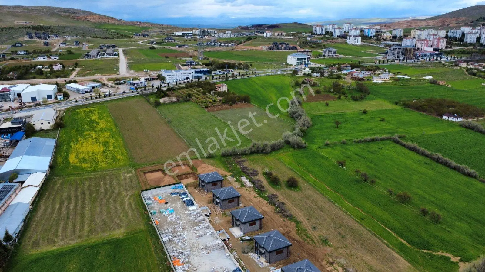 Harbert Ataşehir Mahallesinde Satılık 3 Villa'lık Köşe Parsel — fotoğraf 23