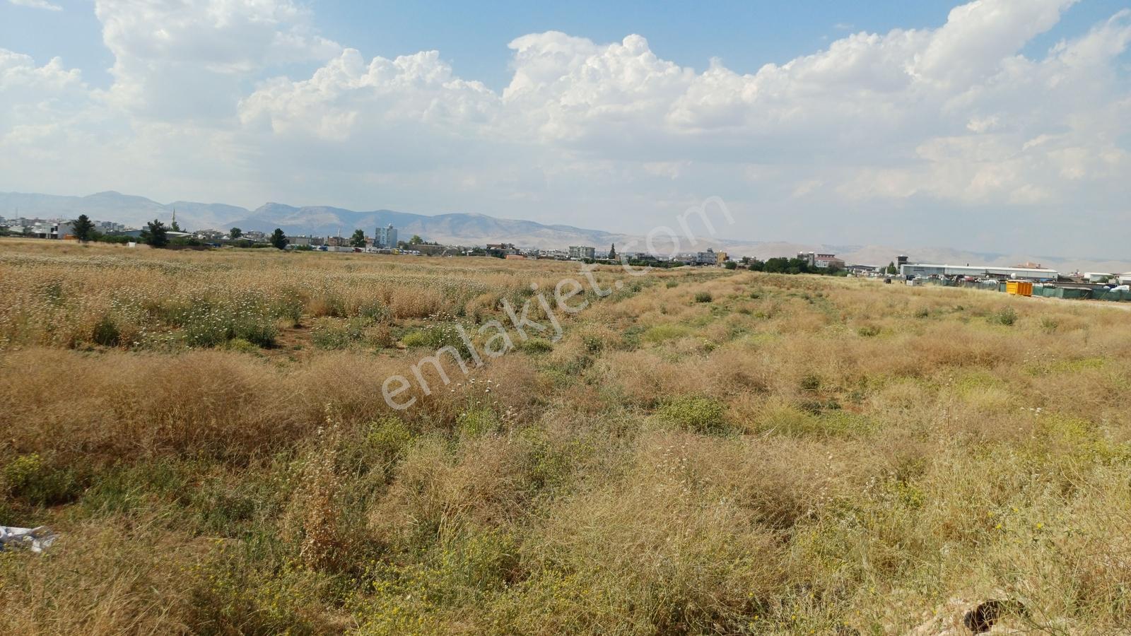 Kızıltepe Çevreyolu Üzerinde Satılık İmarlı Arsa — fotoğraf 2