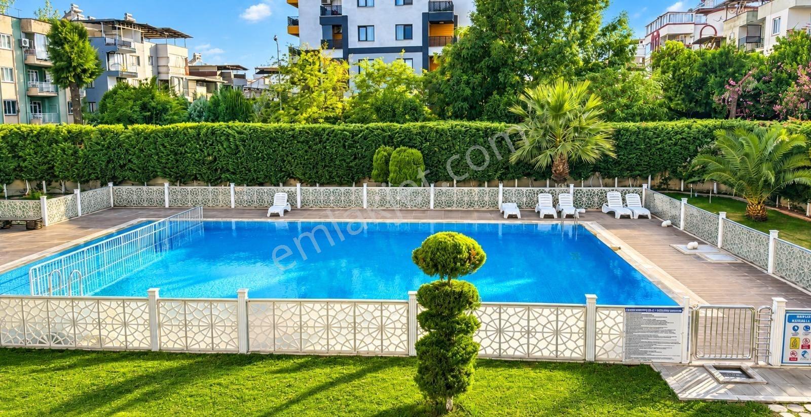 Ataşehir Sitesi'nde Havuz Cephesinde 3+1 Lüx Daire — fotoğraf 12