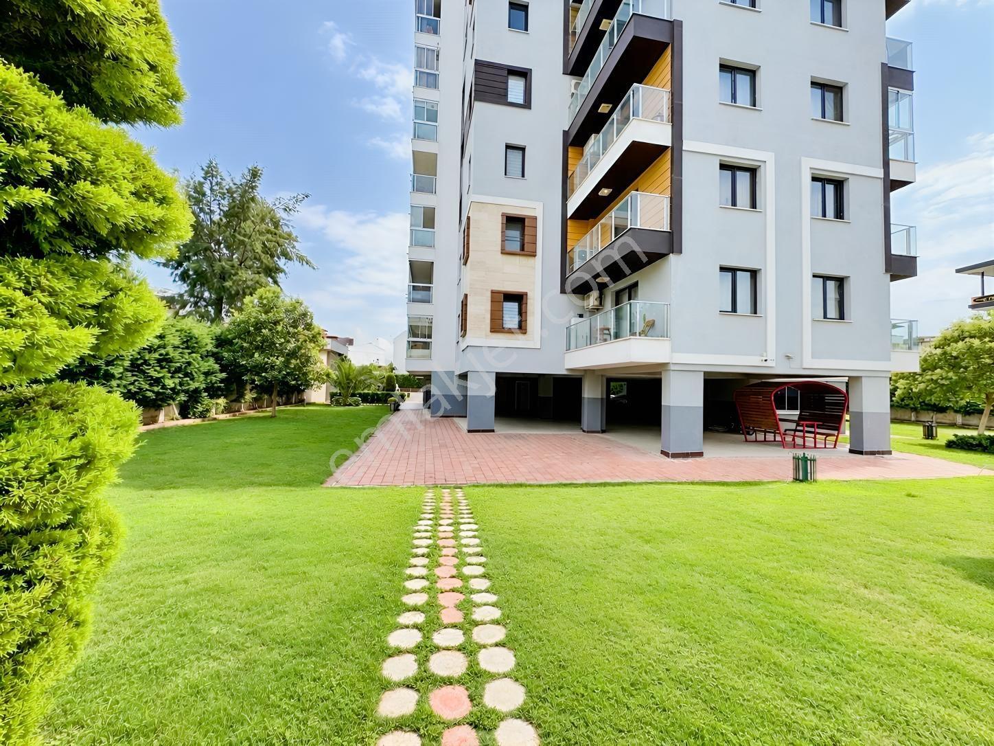 Ataşehir Sitesi'nde Havuz Cephesinde 3+1 Lüx Daire — fotoğraf 14