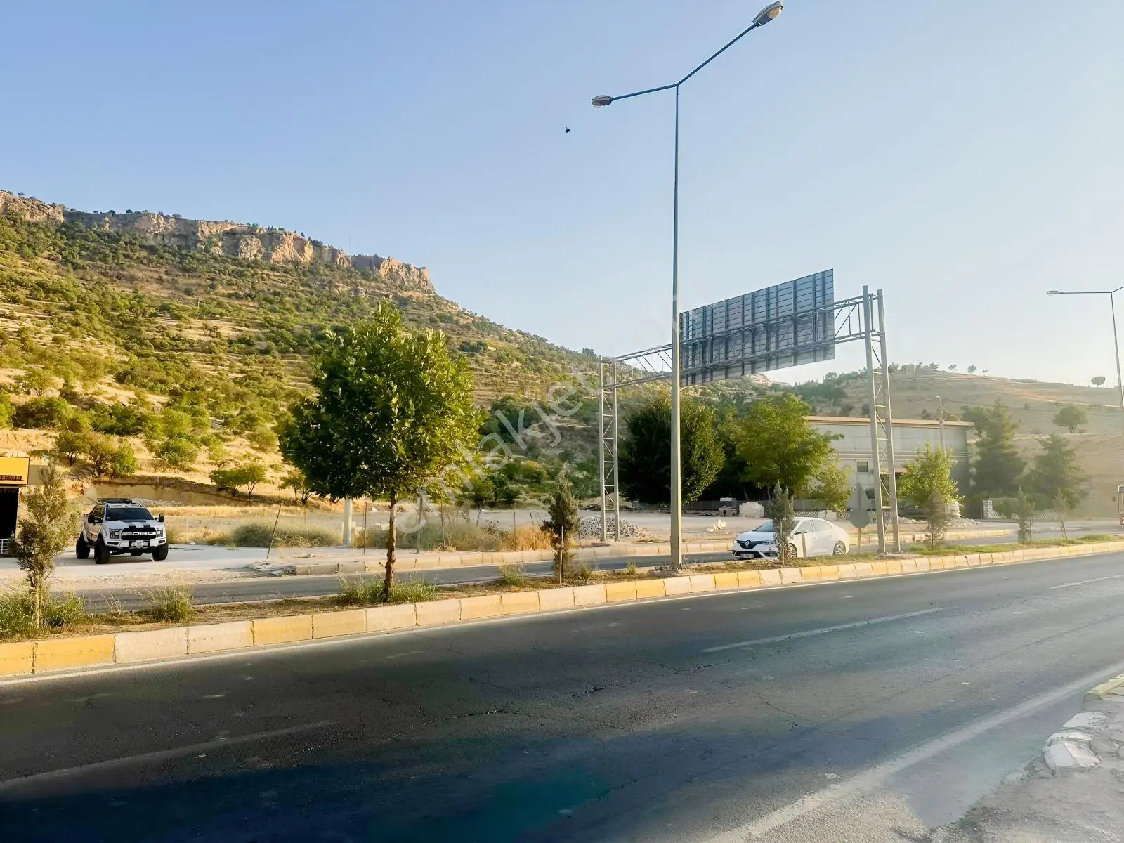 Düğün Salonu Ve Ticari İşletmelere Uygun Yola 46 Met. Cephe Arsa — fotoğraf 2
