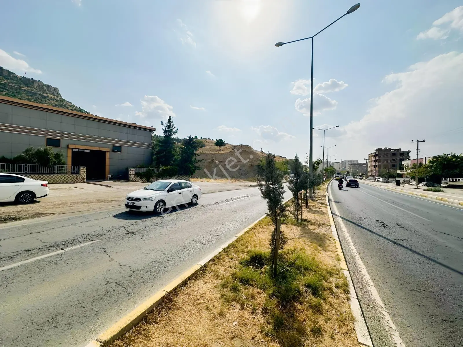 Düğün Salonu Ve Ticari İşletmelere Uygun Yola 46 Met. Cephe Arsa — fotoğraf 17