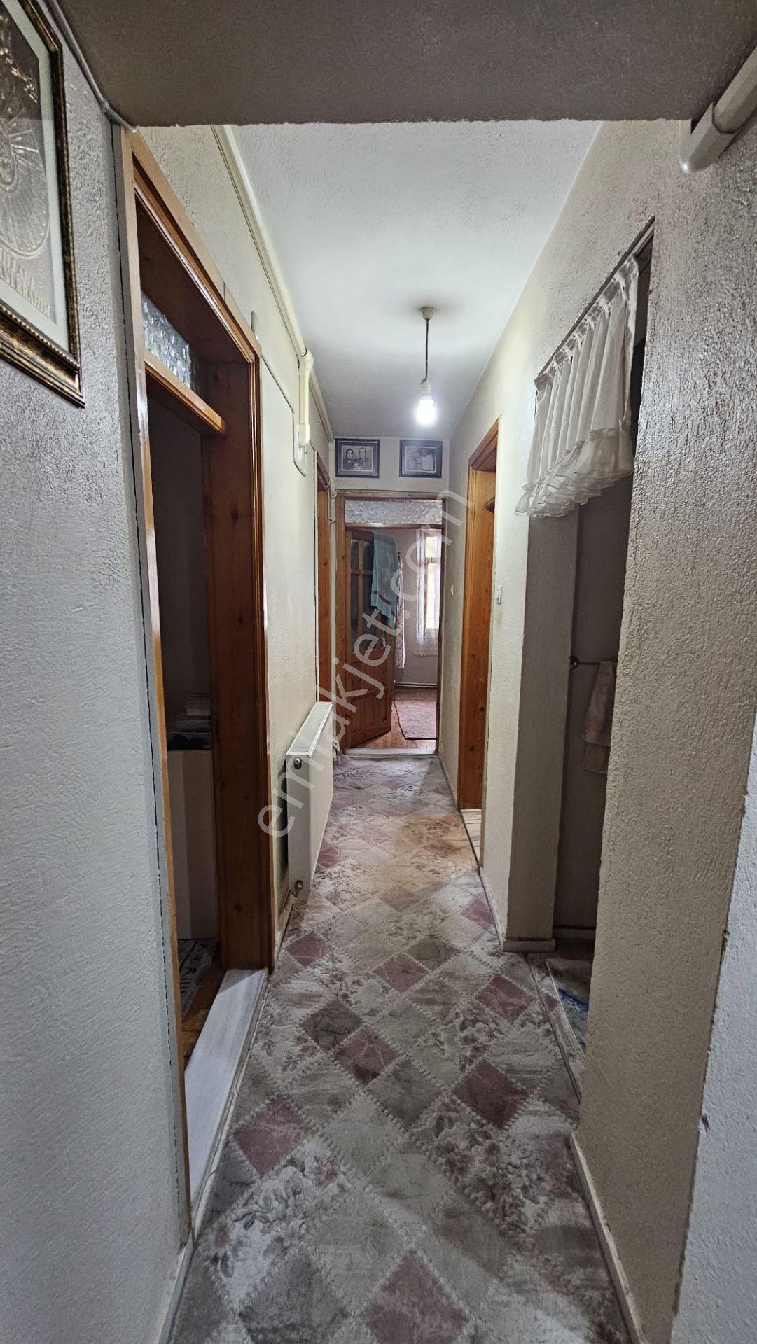 Yuvam Gayrimenkul'den Salihli Cumhuriyet Mah. Satılık 3+1 Daire — fotoğraf 2