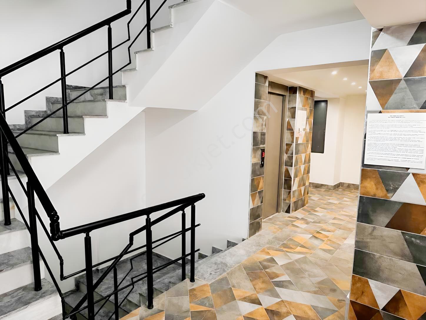 Re/max Modern Seha Söyler'den Satılık 1+1 Loft Eşyalı Daire — fotoğraf 2