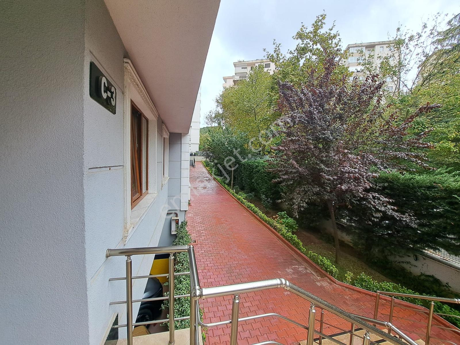 Nesrin Emlak Farkıyla Güvenlikli Emsalsiz Büyüklükte 3+1 — fotoğraf 5