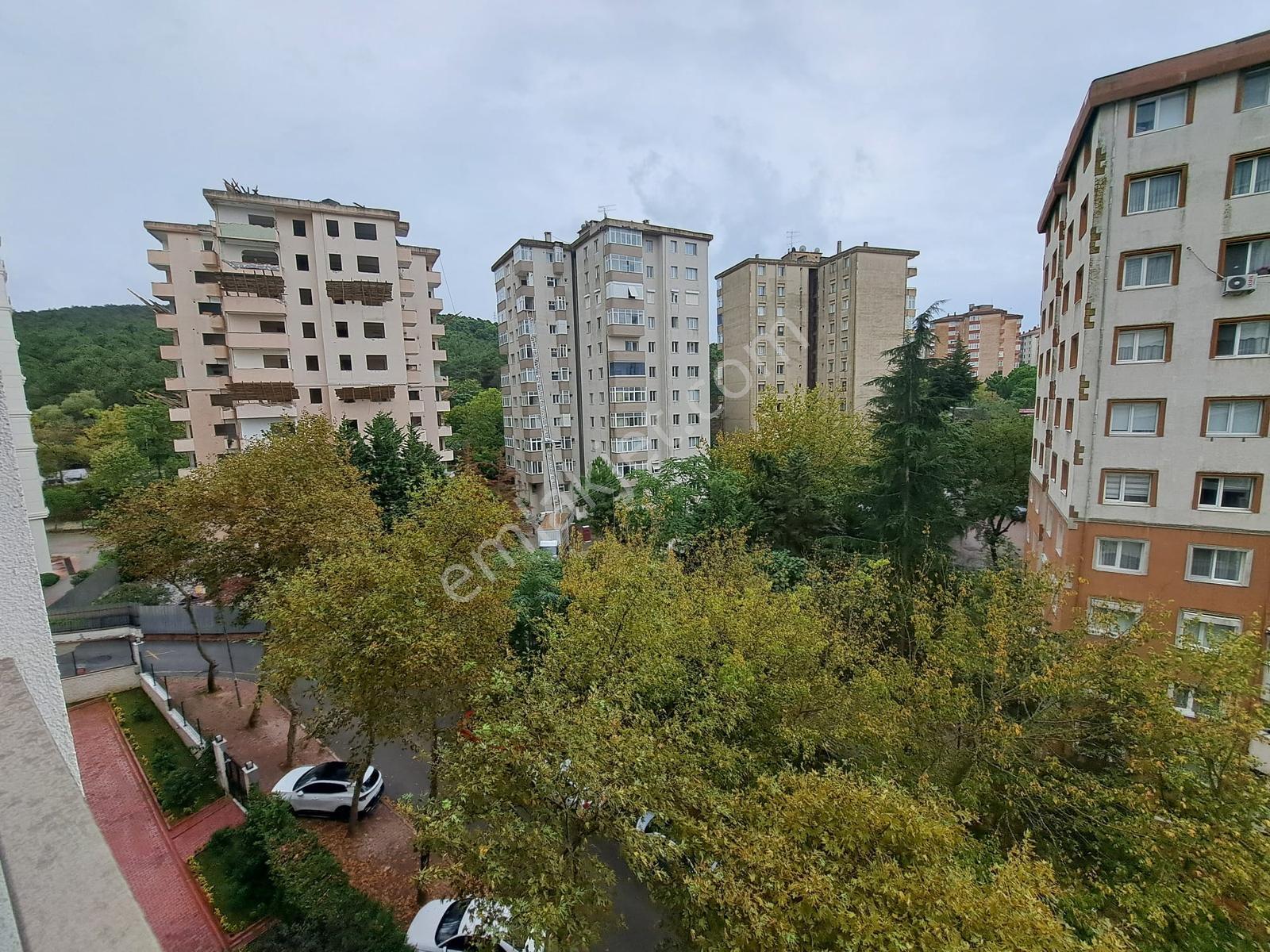 Nesrin Emlak Farkıyla Güvenlikli Emsalsiz Büyüklükte 3+1 — fotoğraf 6