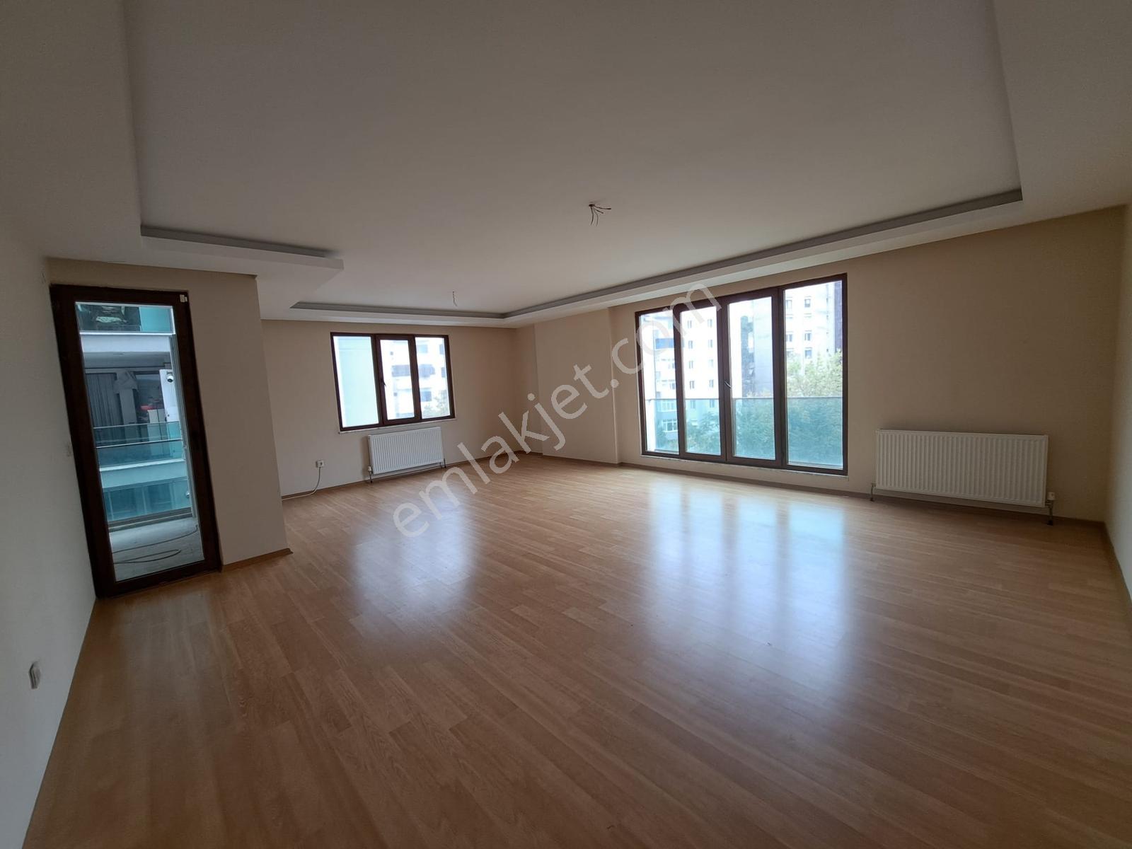 Nesrin Emlak Farkıyla Güvenlikli Emsalsiz Büyüklükte 3+1 — fotoğraf 12