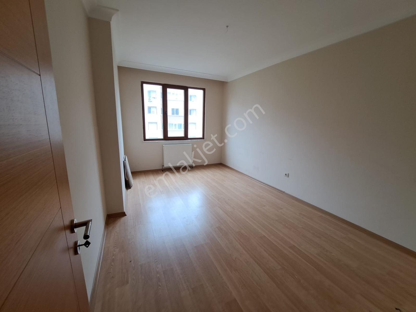 Nesrin Emlak Farkıyla Güvenlikli Emsalsiz Büyüklükte 3+1 — fotoğraf 15