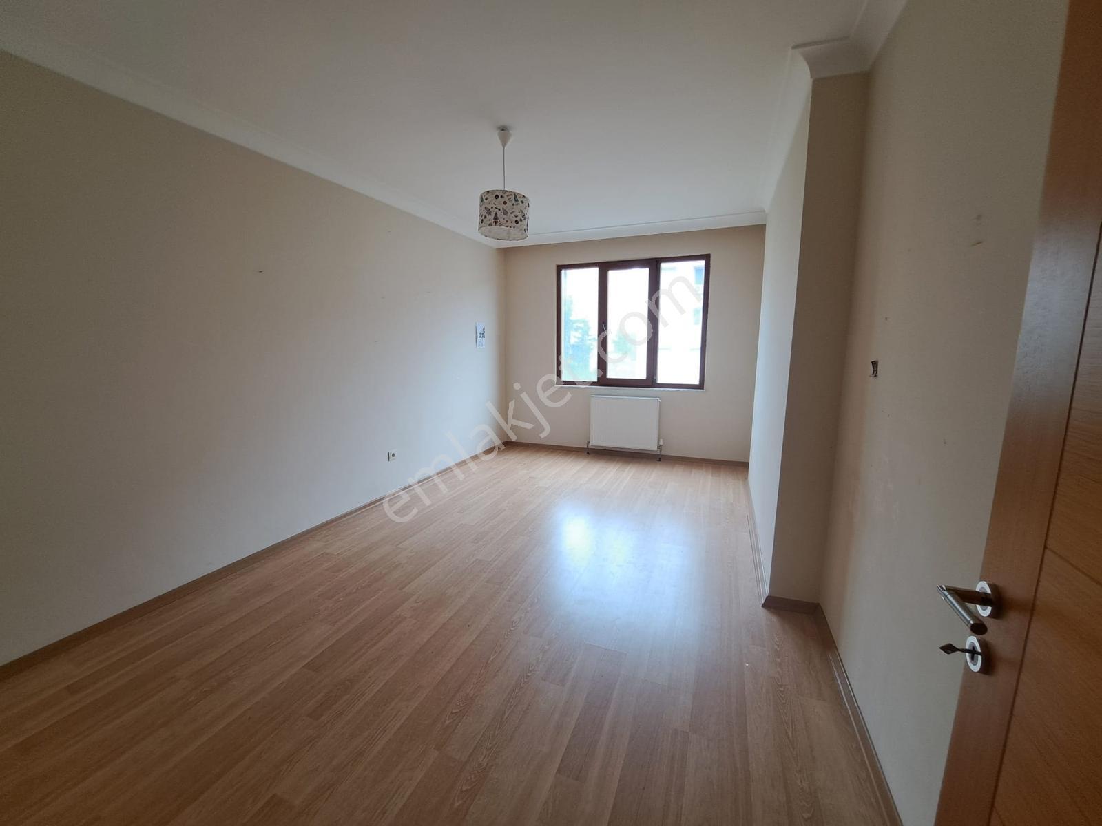 Nesrin Emlak Farkıyla Güvenlikli Emsalsiz Büyüklükte 3+1 — fotoğraf 18