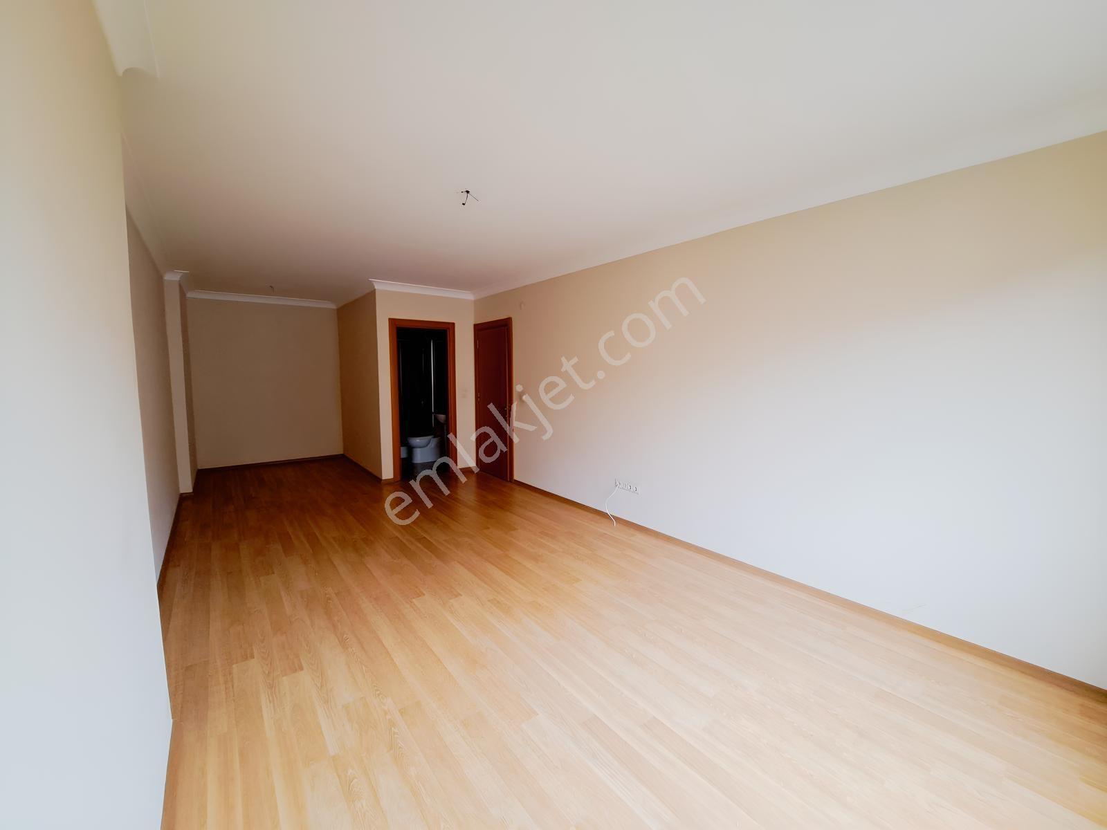 Nesrin Emlak Farkıyla Güvenlikli Emsalsiz Büyüklükte 3+1 — fotoğraf 19