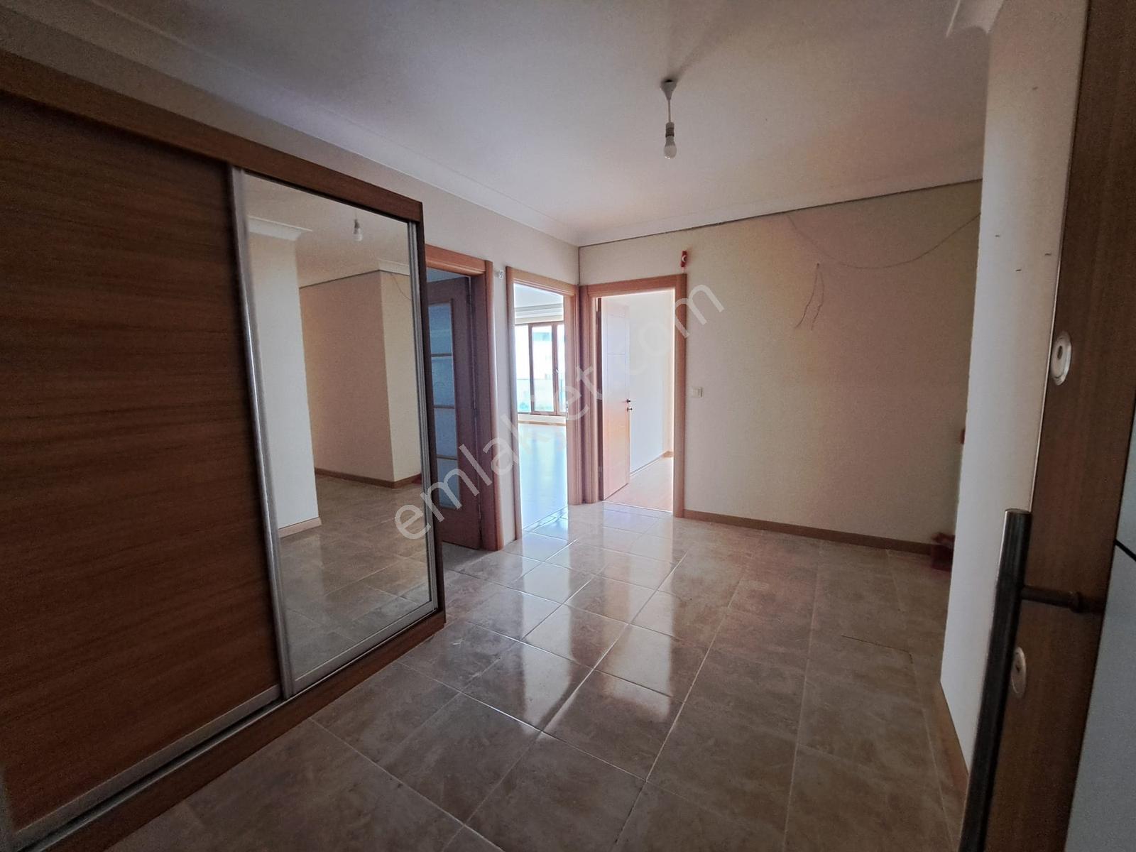 Nesrin Emlak Farkıyla Güvenlikli Emsalsiz Büyüklükte 3+1 — fotoğraf 30