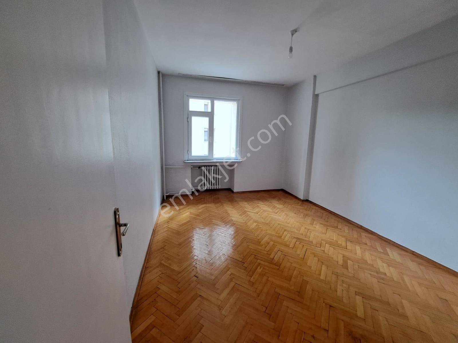 Nesrin Emlaktan Amaç Yaşıyanda Sizede Yeni Bir Daire Fırsatı 3+1 — fotoğraf 13