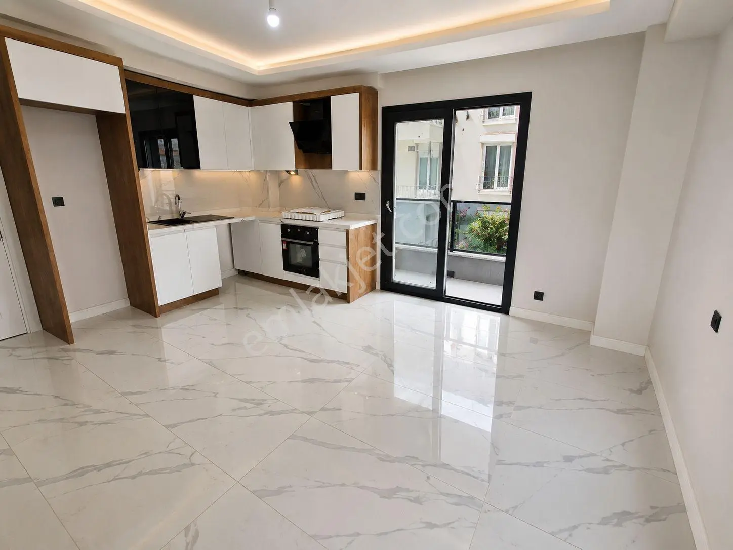 Yetkisi Aktif'ten Manzarasıyla Büyüleyen Denize 100mt Çift Mutfaklı Lüx 4+2dublex — fotoğraf 2
