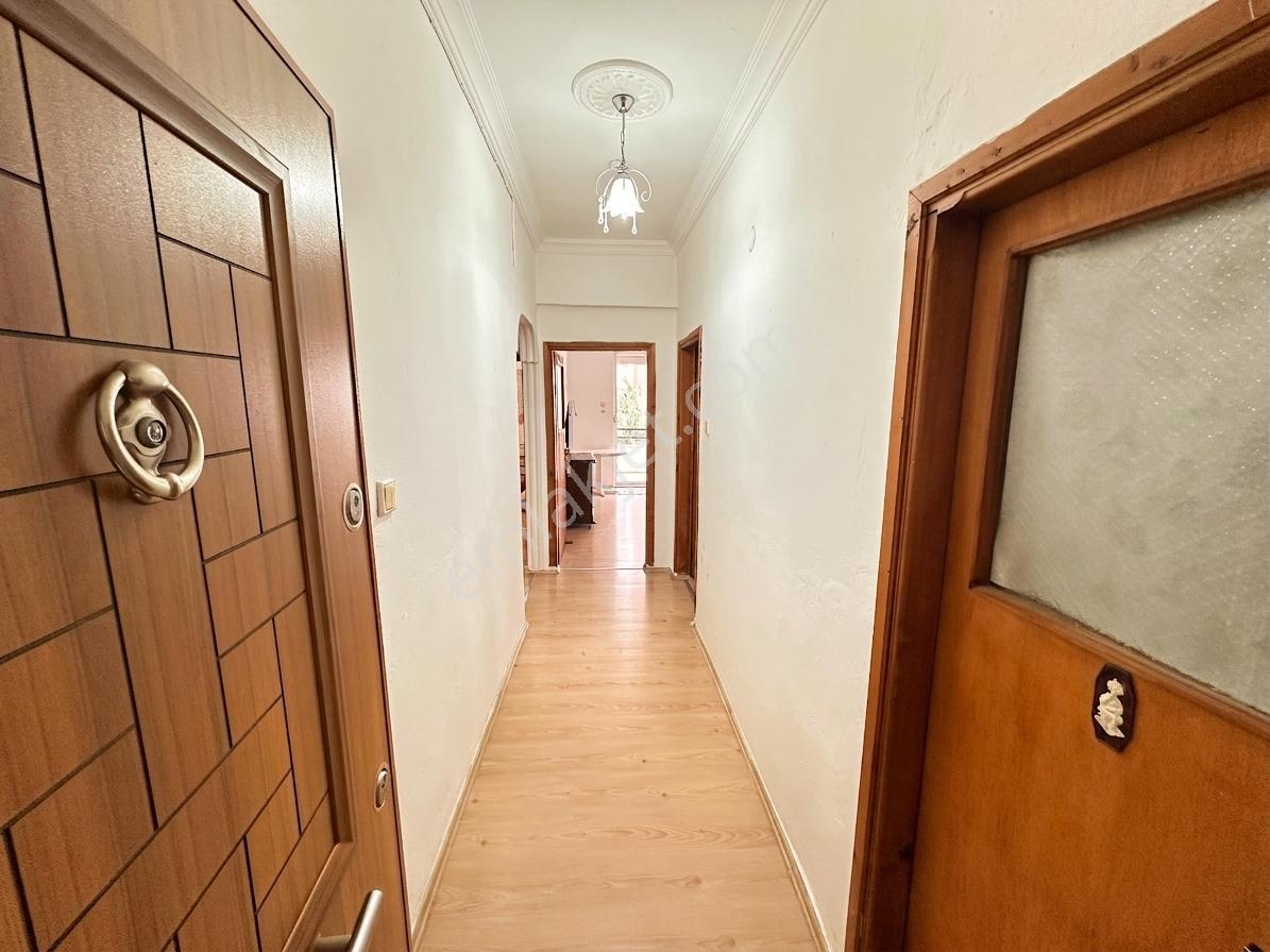 Pazarcı Mh. Altınevler Sitesinde Arsa Paylı Satılık 2+1 — fotoğraf 2