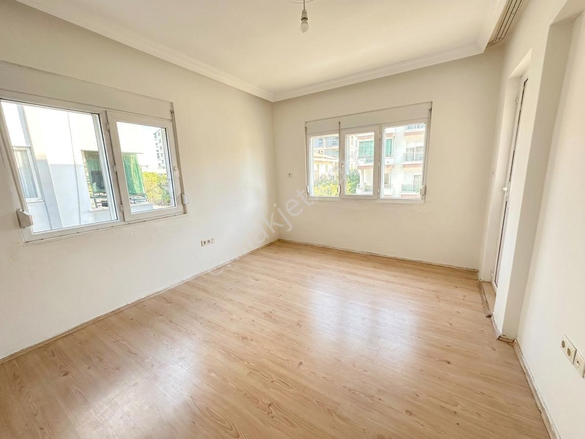 Pazarcı Mh. Altınevler Sitesinde Arsa Paylı Satılık 2+1 — fotoğraf 3