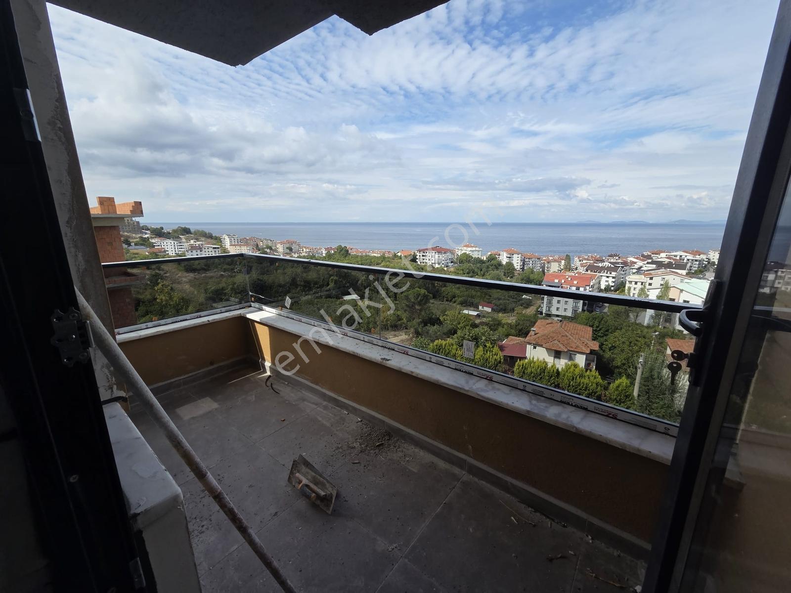 Çınarcıkta Plaja 350 Mt | Sıfır Bina | Deniz Manzaralı 3+1 — fotoğraf 6