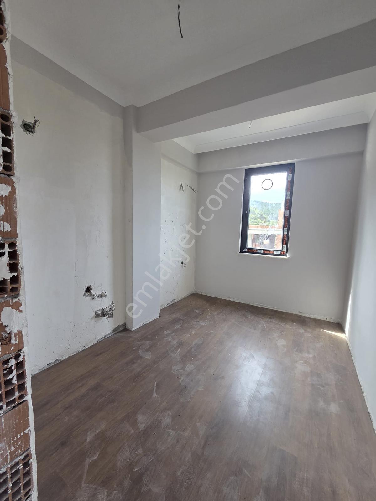 Çınarcıkta Plaja 350 Mt | Sıfır Bina | Deniz Manzaralı 3+1 — fotoğraf 9
