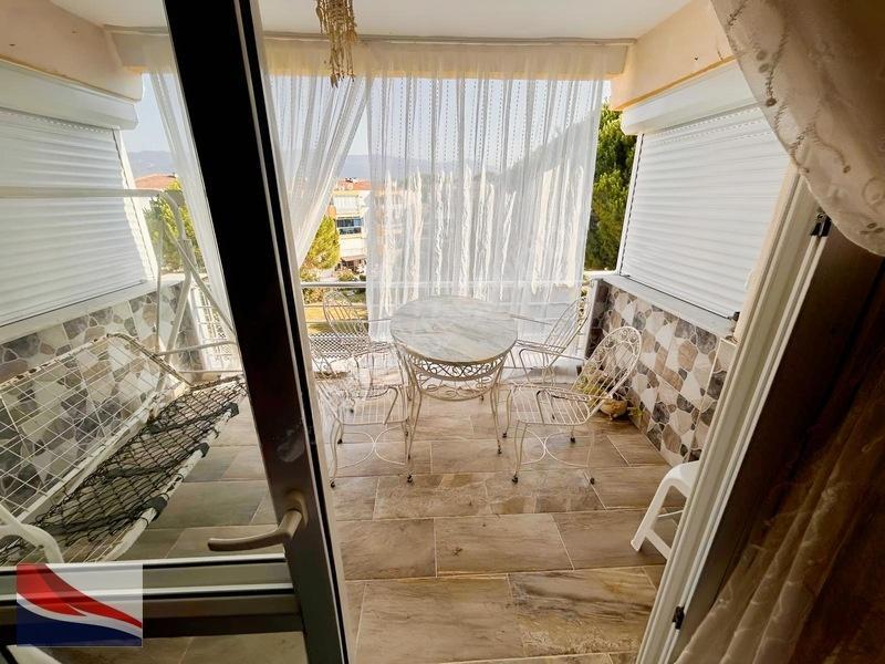 Kuşadası Özlem Sitesi'nde 2+1 Temiz Satılık Daire — fotoğraf 3