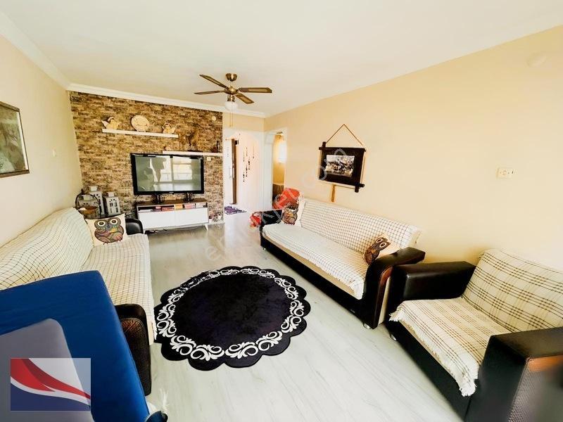 Kuşadası Özlem Sitesi'nde 2+1 Temiz Satılık Daire — fotoğraf 4
