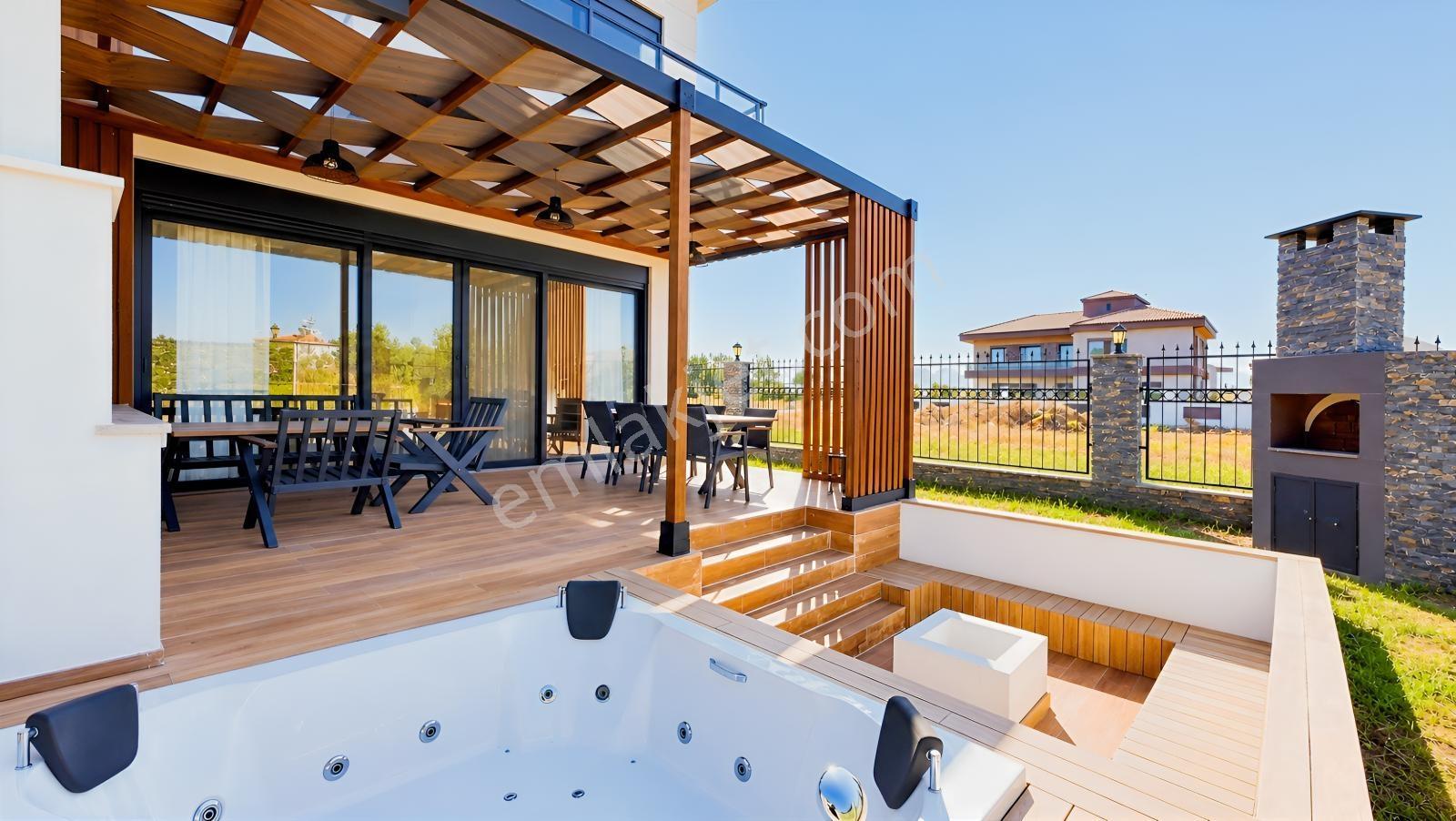 Döşemealtı'nda Özel Bahçeli, Jakuzili, Ayrıcalıklı 4+1 Villa — fotoğraf 2