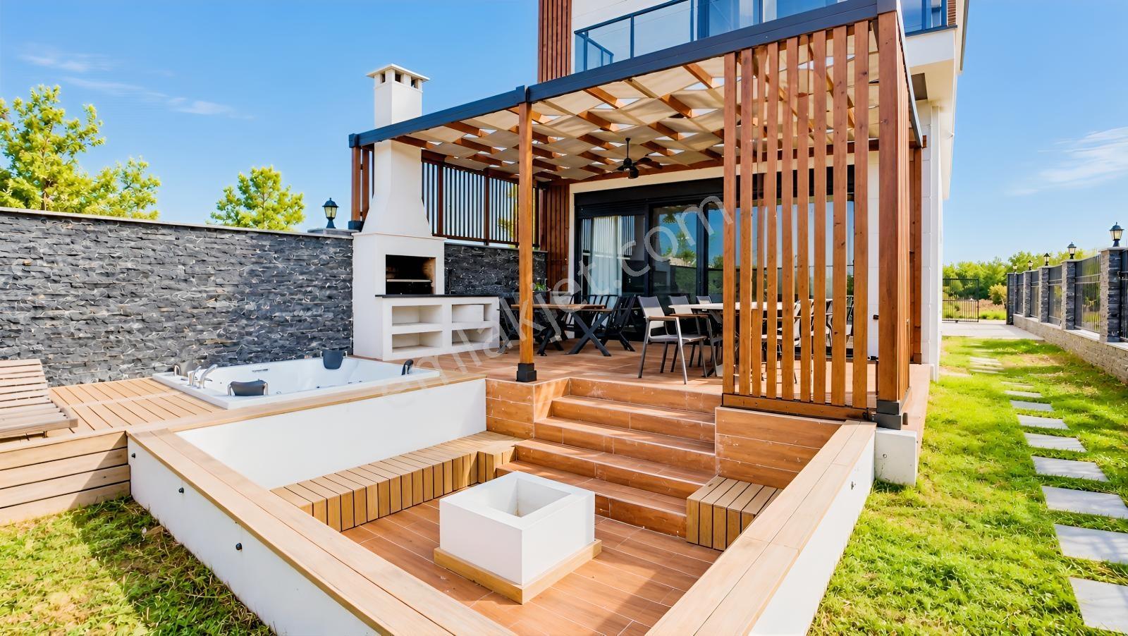 Döşemealtı'nda Özel Bahçeli, Jakuzili, Ayrıcalıklı 4+1 Villa — fotoğraf 7