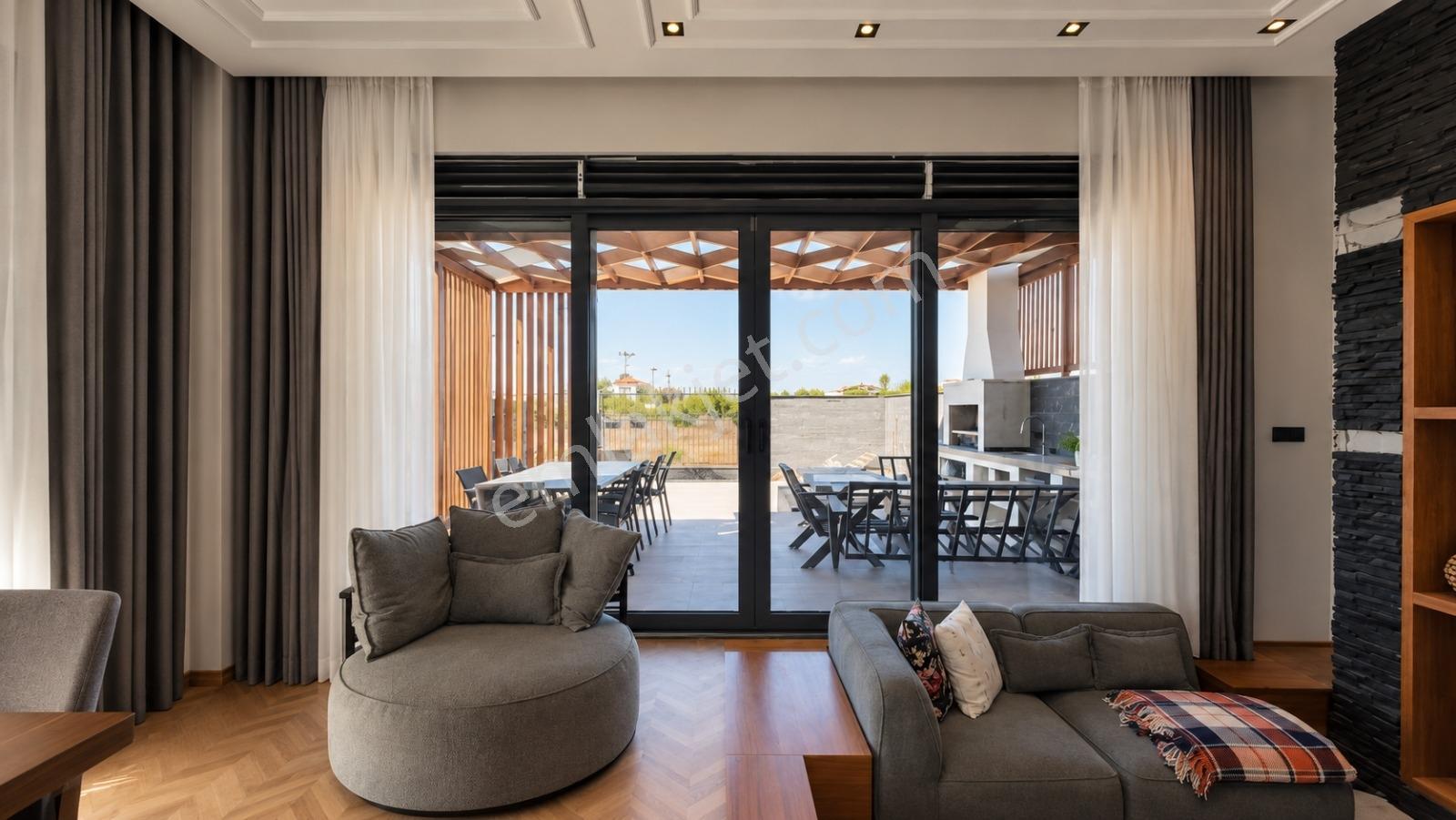 Döşemealtı'nda Özel Bahçeli, Jakuzili, Ayrıcalıklı 4+1 Villa — fotoğraf 15