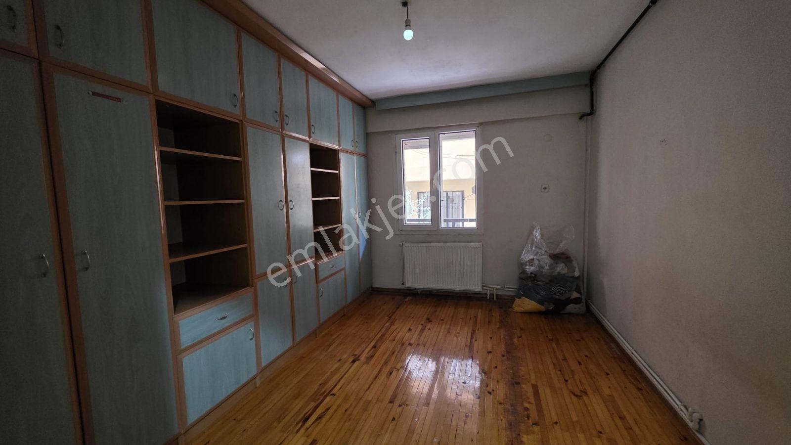 4 Eylül De Çok Acill Satılık 3+1 Daire!!! — fotoğraf 9